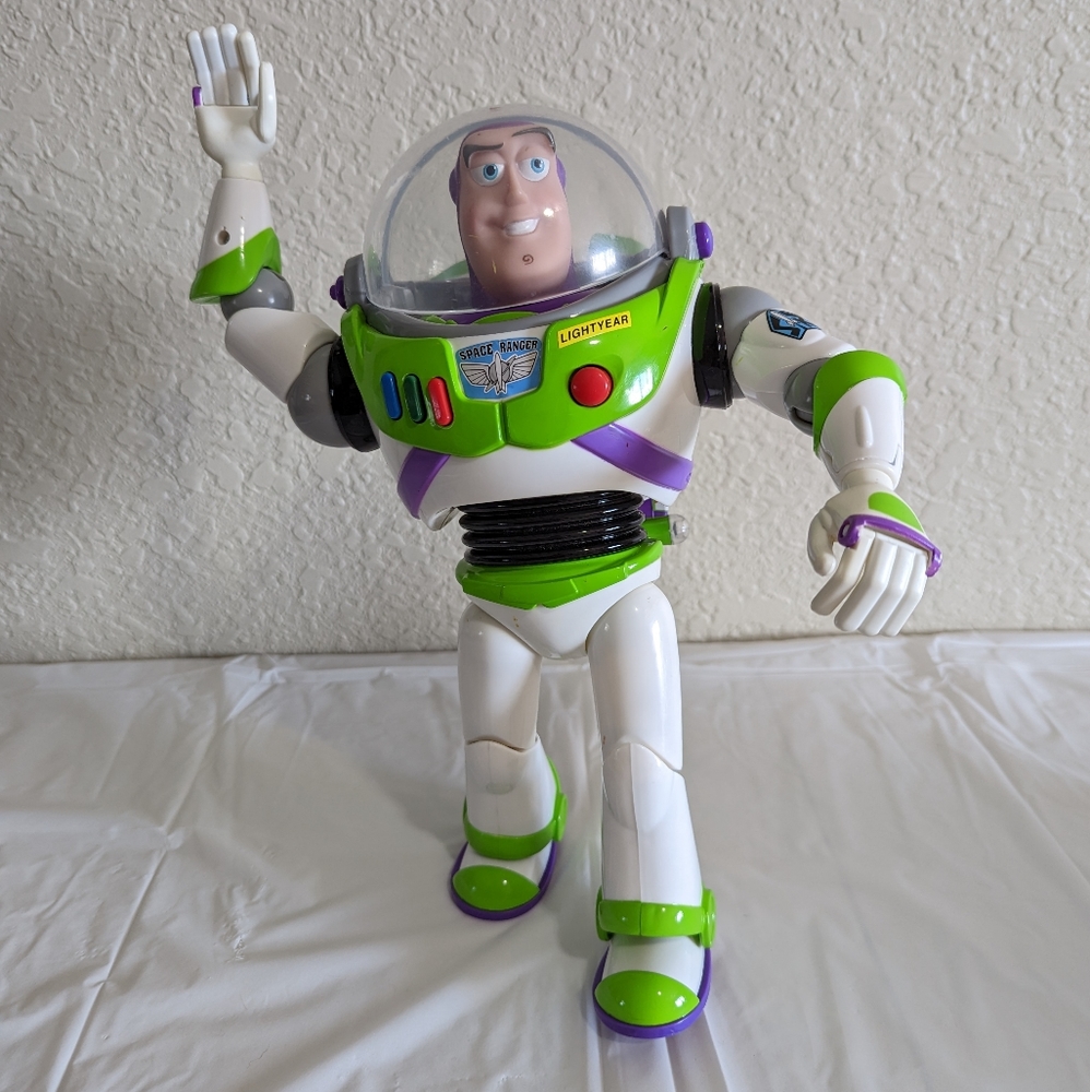 Disney Buzz lightyear Action Figure